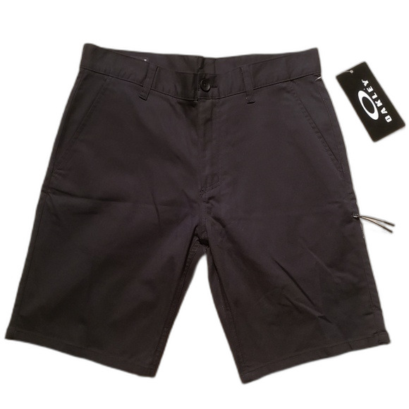 Oakley Icon Chino Blackout Shorts - Slim Fit - Sz. 32 - Black - NWT - Picture 1 of 9
